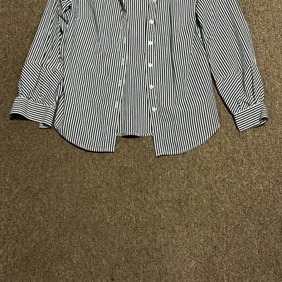 Banana Republic Button Down Shirts. 💕 - Picture 4 of 9